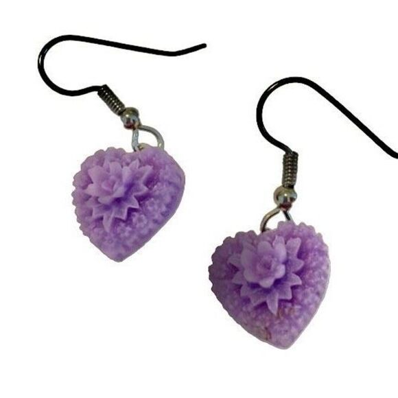 Handcrafted Up Cycled Vintage Lavender Purple Heart Dangling Earrings Allergic E - Picture 1 of 9